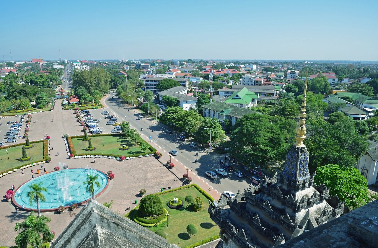 ສຳຜັດກັບປະສົບການທີ່ໜ້າອັດສະຈັນຂອງລາວ: ການເດີນທາງທີ່ຄຸ້ມຄາລໍຖ້າທ່ານຢູ່