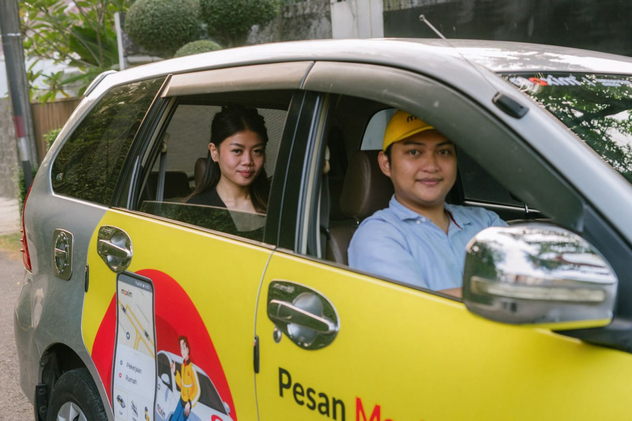 ​Pengemudi Maxim Padang Sukses Biayai Anak Kuliah Kedokteran, Ini Kisahnya