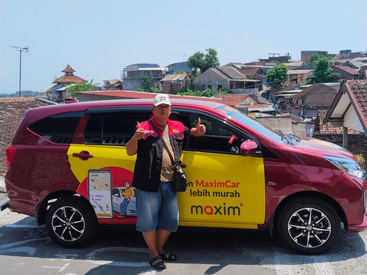 ​Kisah Inspiratif Pak Ahmad: Pengemudi Maxim Semarang Yang Berhasil Beli 2 Mobil Impian
