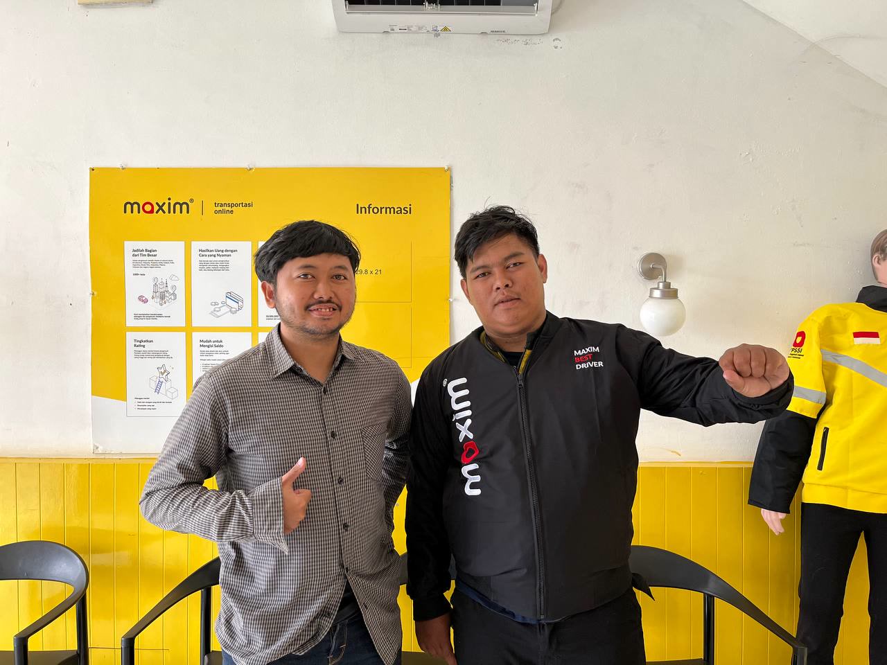 Maxim Beri Penghargaan Best Driver kepada Mitra Ojol Bandung dengan Layanan Terbaik