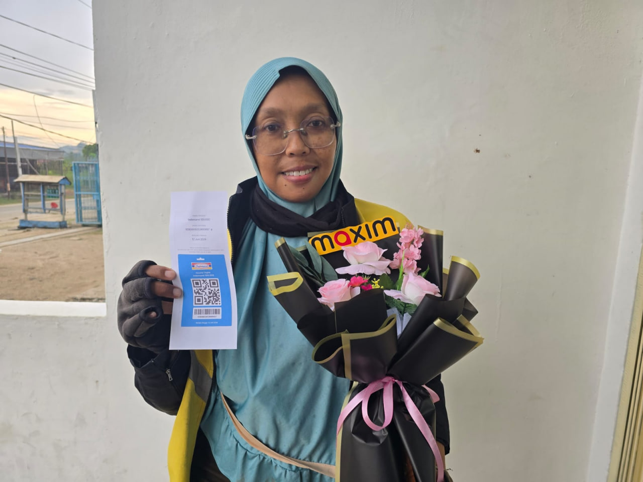 P​eringatan Hari Ibu, Maxim Apresiasi Ketangguhan Pengemudi Perempuan di Papua Barat