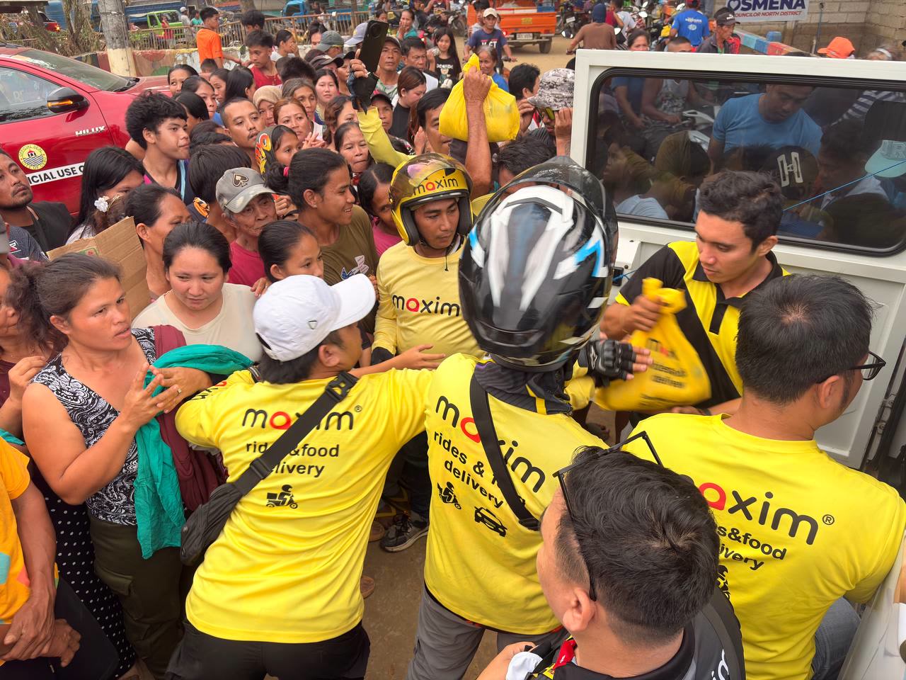 Maxim Rides & Food Delivery Provides Relief to Typhoon Tino Victims in Cebu