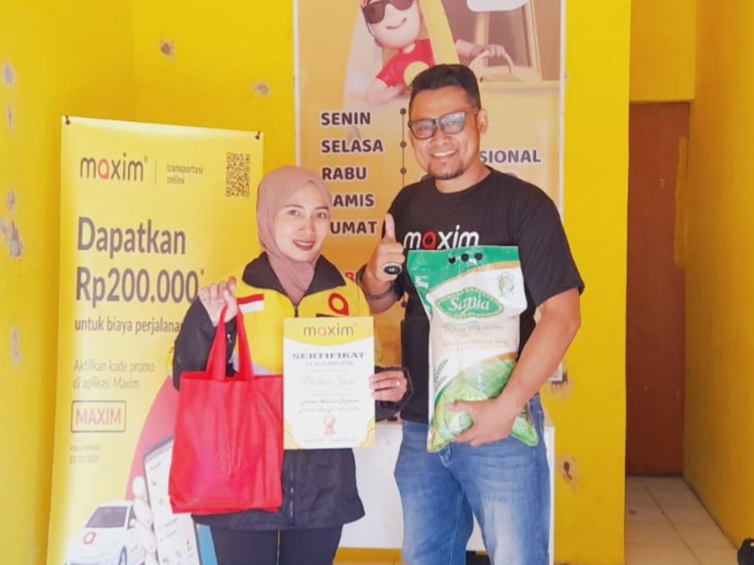 Maxim Beri Kado Spesial Ke Pengemudi Perempuan Tangguh di Sumedang