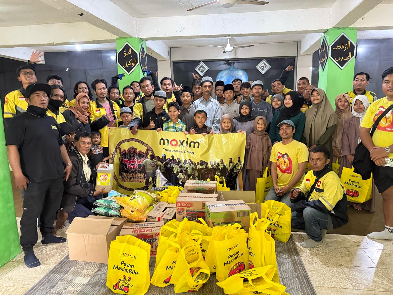 ​Tebar Kepedulian di Bulan Ramadan, Maxim Berbagi Bersama Anak Yatim di Denpasar