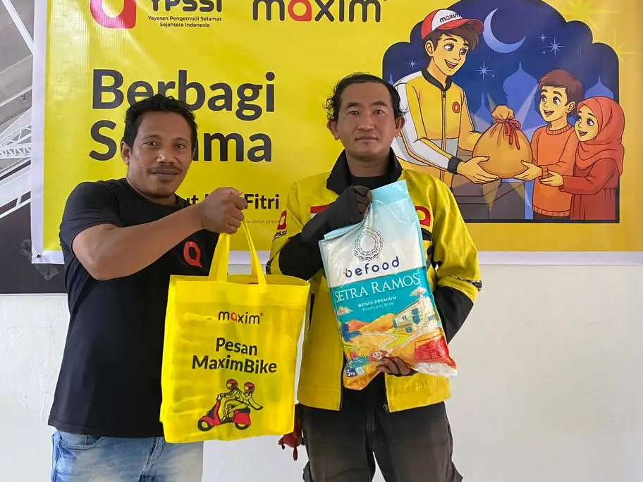 ​Maxim Jayapura Dukung Mitra Pengemudi Lewat Program Sembako Ramadan dan BHR