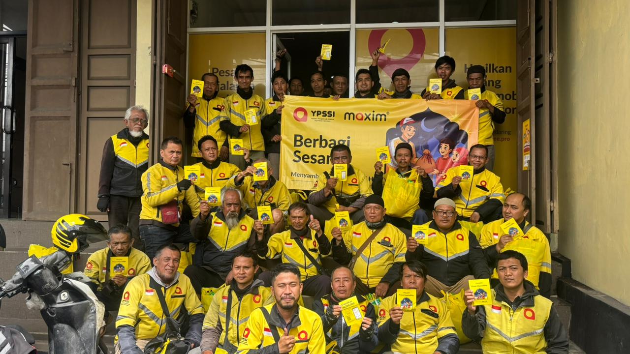 Maxim Jawa Barat Salurkan Sembako dan BHR ke Mitra Pengemudi hingga Bagikan Ribuan Takjil saat Ramadan