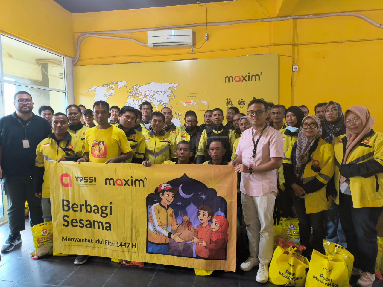 ​Perkuat Solidaritas Ramadan, Maxim Riau Salurkan Sembako dan Siapkan BHR untuk Mitra Pengemudi