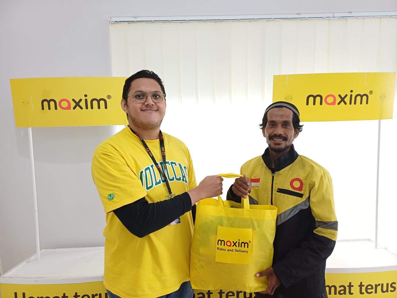 ​Sambut Ramadan, Maxim Ambon Salurkan Sembako dan BHR untuk Mitra Pengemudi